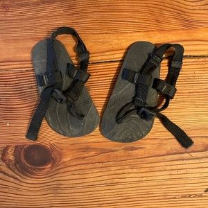 Unshoes Minimalist Barefoot Shoes EU 22, US 5.5 Junior